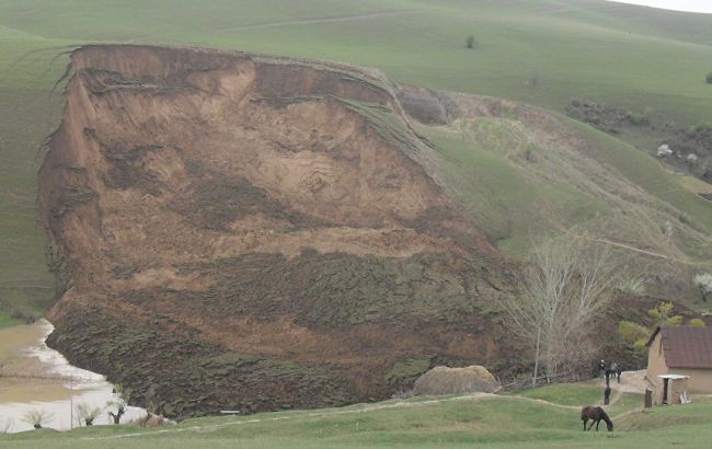 Зсув ґрунту в Киргизстані: виявлено тіло ще однієї жертви