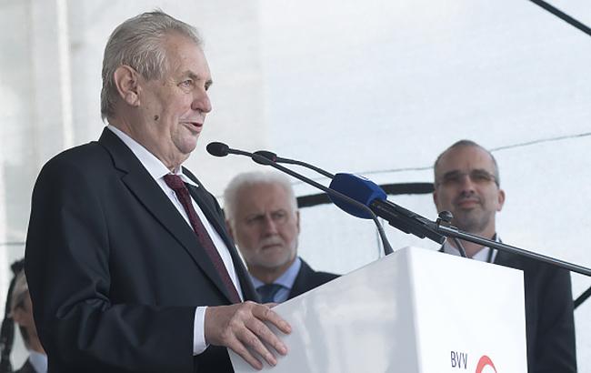 В Чехии на инаугурации президента Земана депутаты покинули зал в знак протеста