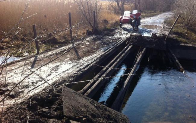 Подорванный в Луганской области мост частично восстановлен для движения