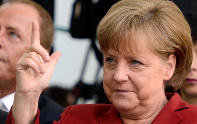 Меркель заявила о необходимости тесного сотрудничества с Макроном