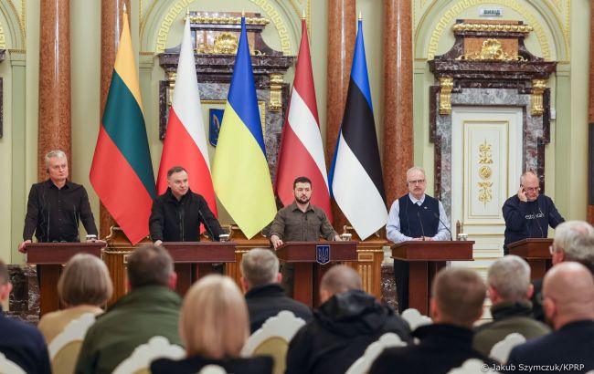 Лідери Польщі та країн Балтії: санкції проти Росії повинні вводитися до закінчення війни