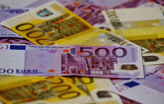 Курс евро упал ниже 32 гривен