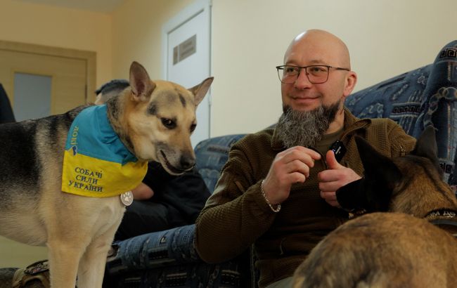 ПТСР, потеря зрения и терапия с собаками. Как защитники учатся заново жить после травм