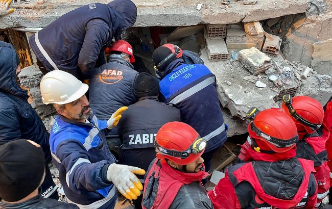 Кількість жертв землетрусів на Близькому Сході перевалила за 35 тисяч
