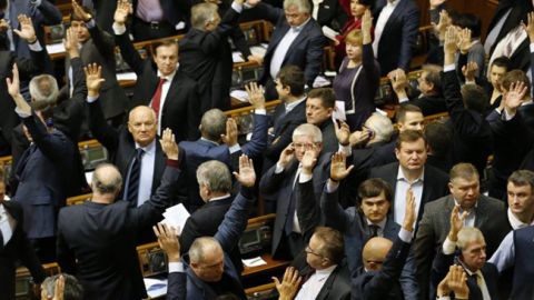 У Раду балотуються 54 нардепи, які голосували за "диктаторські закони"