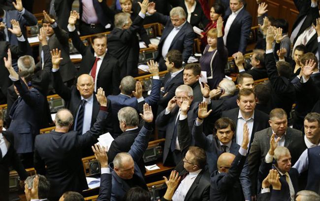 В Раду баллотируются 54 нардепа, голосовавшие за "диктаторские законы"