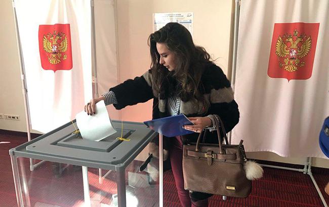 Выборы в России: ЦИК сообщил о вбросе бюллетеней и озвучил явку