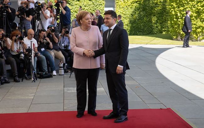 Донбас і ситуація з G7: стали відомі деталі розмови Зеленського і Меркель