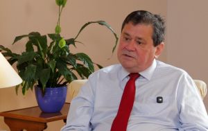 Зараз Україна має перевагу у війні: інтерв'ю з послом Британії Нілом Кромптоном