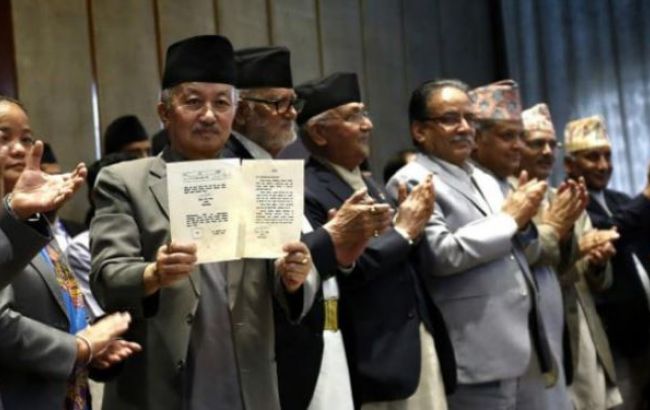 У Непалі вводиться нова конституція