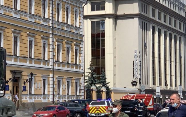 Захват банка в Киеве: в МВД не знают, есть ли оружие у террориста
