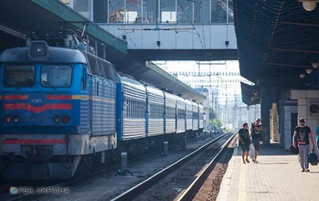 З потягу "Київ-Маріуполь" евакуювали 700 пасажирів після повідомлення про мінування