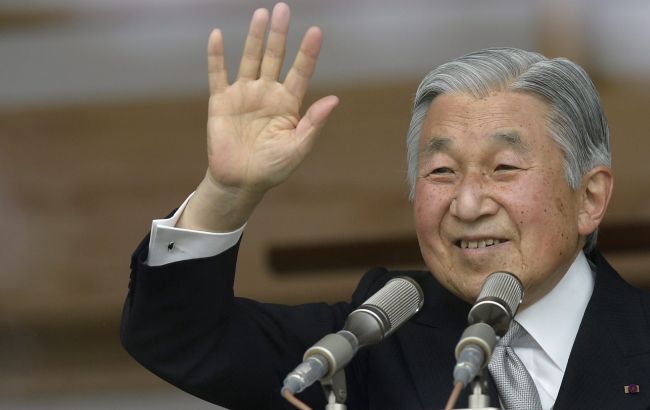 Император Японии публично допустил свое отречение от престола