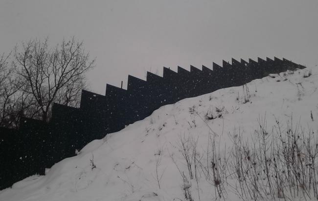 Установленный на горе Щекавица забор демонтируют