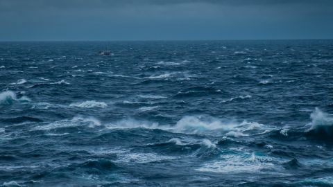 Кирилівку накрив сильний шторм: море змило пляжі (відео)
