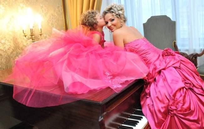 Старшие дети Максаковой поехали с отцом выступать в аннексированном Крыму