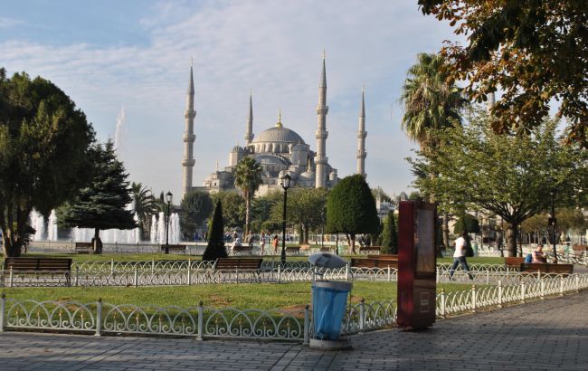 Туреччина відновила авіасполучення з 70 країнами, Україна на другому етапі