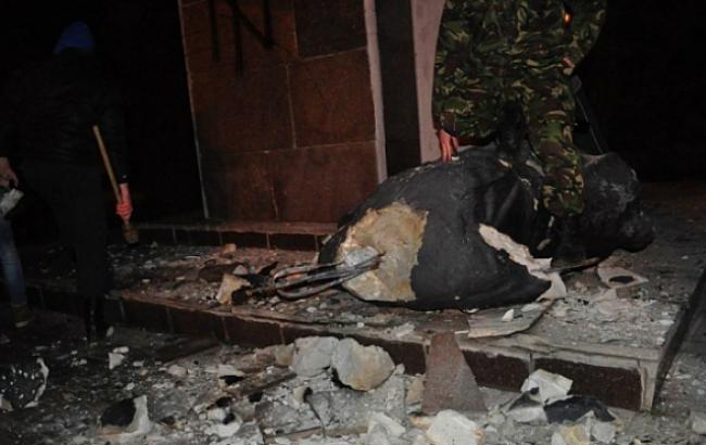 У Кривому Розі знесли ще 3 пам'ятники комуністичним діячам