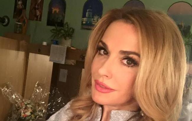 Ольга Сумская продемонстрировала роскошное платье-вышиванку