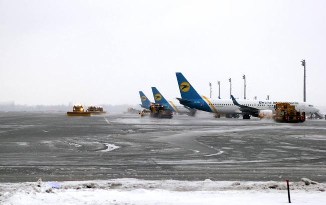 Негода в Україні: в аеропорту "Бориспіль" змінився розклад рейсів