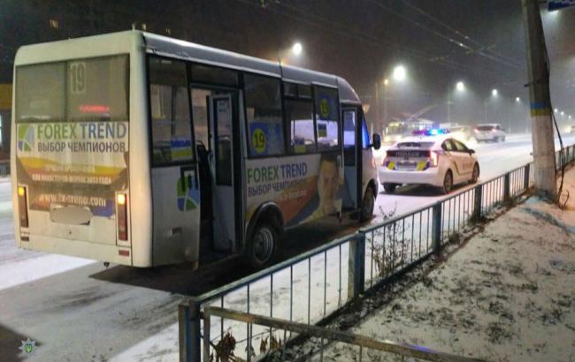 В Житомирі 9-річний хлопчик випав на ходу з маршрутки