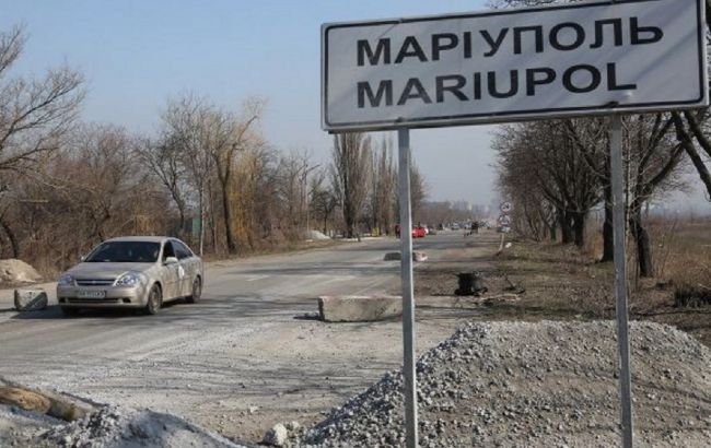 Загроза дизентерії. У Маріуполі окупанти пропонують людям воду з річки як питну