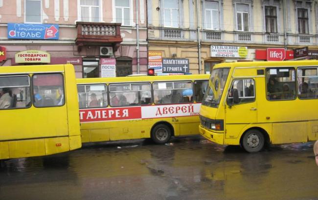 В Івано-Франківську звільнили маршрутчика, який відмовився безкоштовно везти дитину