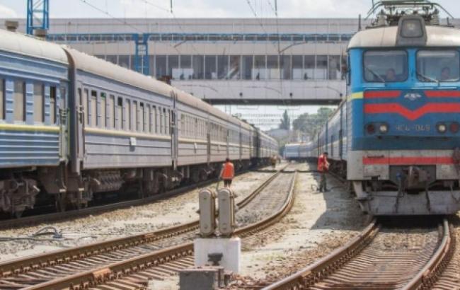 "Укрзалізниця" закупить нові пасажирські вагони та модернізує приміські поїзди у 2016