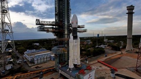 Индия не смогла посадить межпланетную станцию на Луну