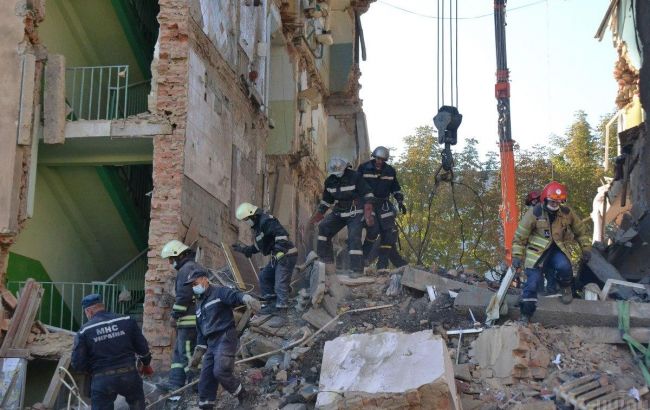 Взрыв в Дрогобыче: из-под завалов позвонил ребенок с мольбой о помощи (обновлено)