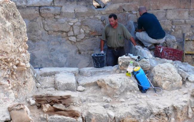 Археологи окупованого Криму знайшли поховання дитини з видовженим черепом