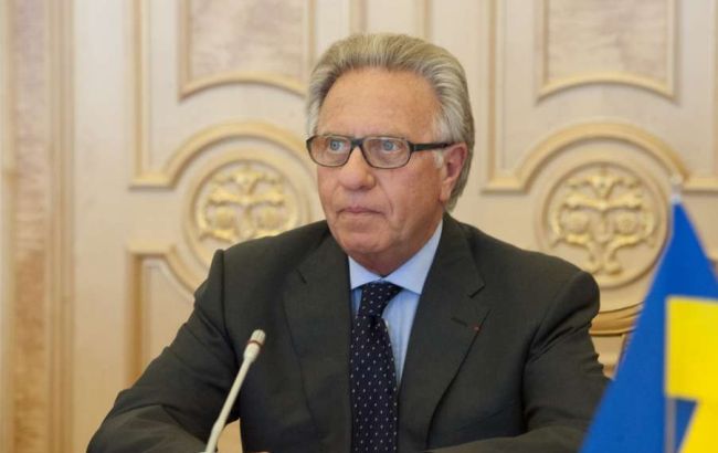 Глава Венецианской комиссии надеется, что Рада завтра поддержит изменения в Конституцию