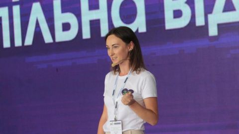 Влада має захистити педагогів від коронавірусу, - Суслова