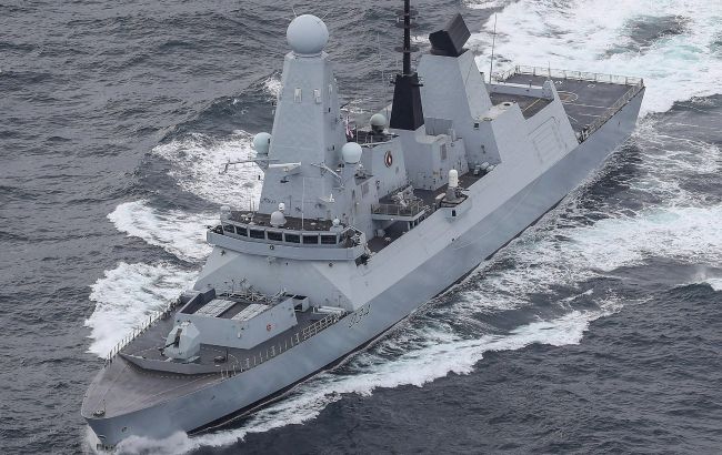 Есмінець Британії відбив атаку під час супроводу торгового судна в Червоному морі