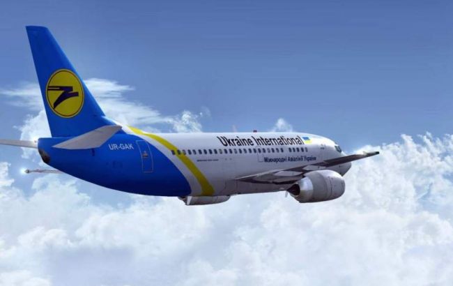 Самолет "Львов - Киев" совершил вынужденную посадку в "Жулянах"