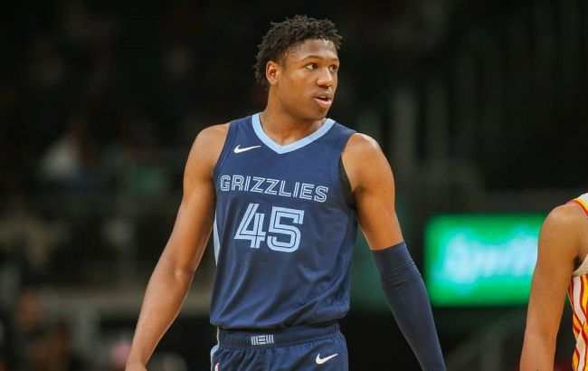 Первогодник "Мемфиса" в высоком полете переправил в корзину аллей-уп: момент дня в НБА
