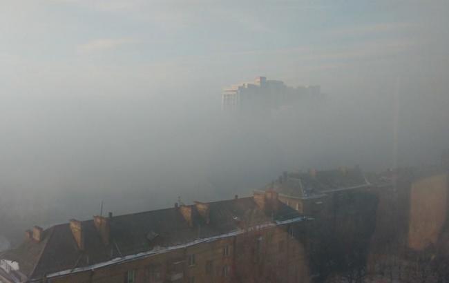 Синоптик розповіла, як називається туман, що оповив Київ