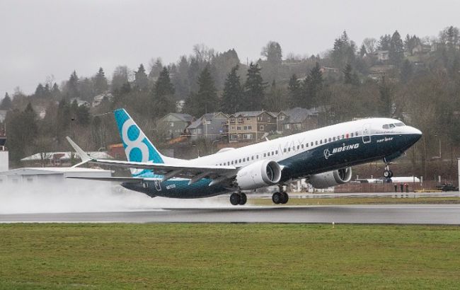 Авіакомпанія Boeing призупинила випробування нового лайнера