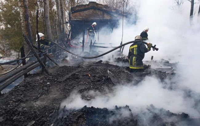 В Винницкой области произошел пожар в одноэтажной кемпинг-гостинице, никто не пострадал