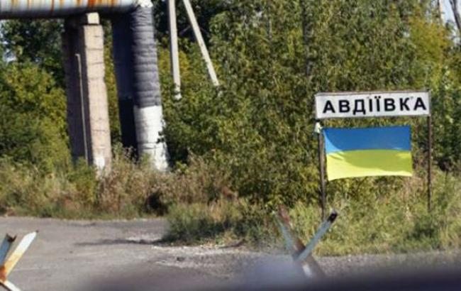 Боевики на Донбассе из танков расстреляли Авдеевку