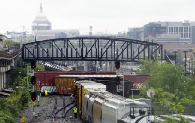 В Вашингтоне недалеко от Белого дома перевернулся поезд с химикатами