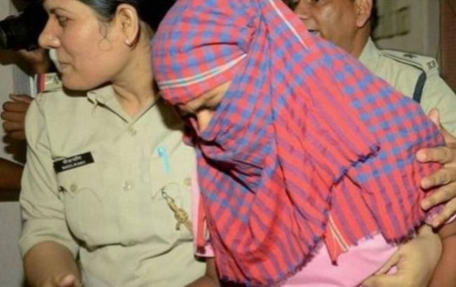 В Индии школьницу "упрятали" в тюрьму за списывание на экзамене