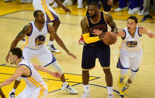 "Голден Стейт" выигрывает первый матч финальной серии НБА у "Кливленда"