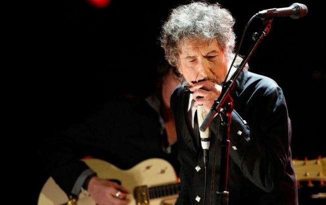 Боб Дилан согласился забрать Нобелевскую премию по литературе