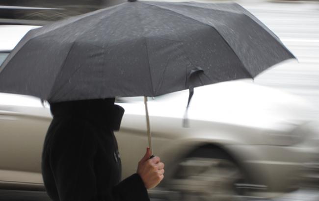 Погода на завтра: на заході і півночі України дощі, температура від -12 до +8