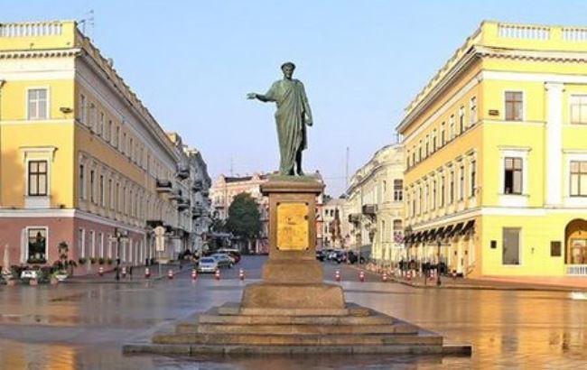 В Одесі оголосили боротьбу фасадній рекламі