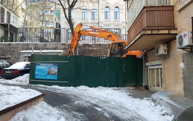 У центрі Києва продовжили забудову, незважаючи на заборону