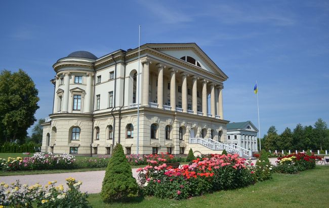 Палац Розумовських у Батурині: чому варто побачити величну резиденцію гетьманів
