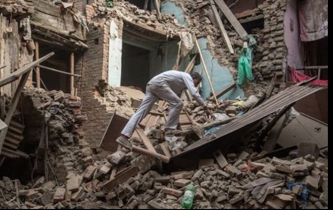 В результате землетрясения в Непале погибли 96 человек