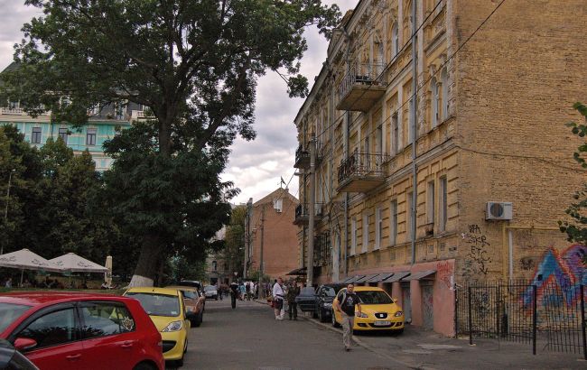 Еще одна улица в центре Киева стала пешеходной